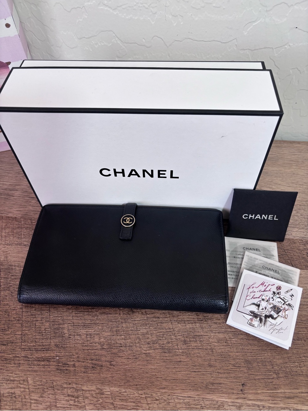 CHANEL Black Continental Wallet with Gold CC Snap - Picture 15 of 15